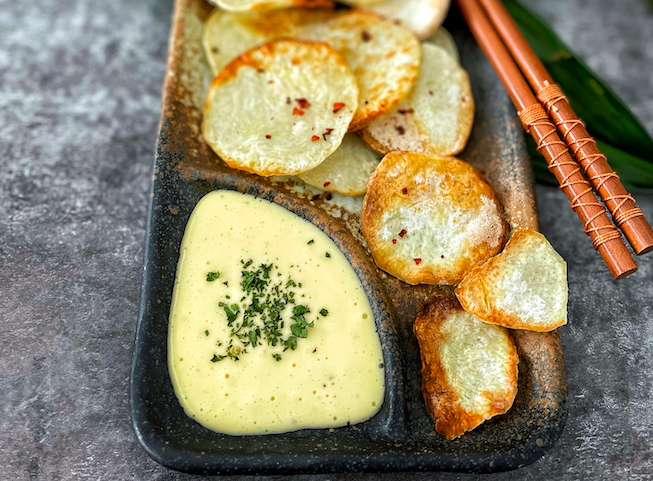 CHIPS DE TARO CON MAYONESA DE YUZU