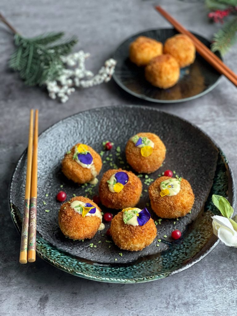 BOLAS DE ARROZ CRUJIENTES RELLENAS DE PATO