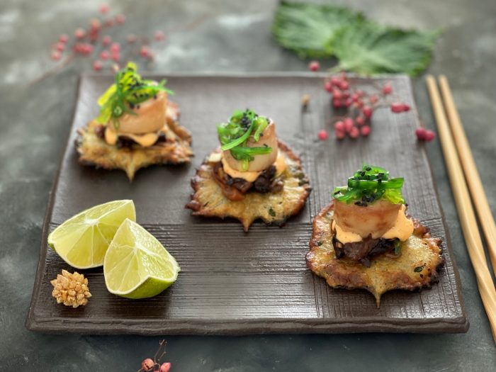 TEMPURA DE HOJA DE SHISO CON VIEIRA