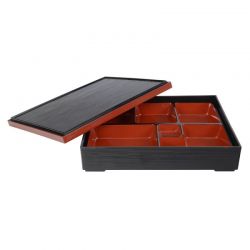 Bento box rectangular. Negro y rojo. 30x24cm".