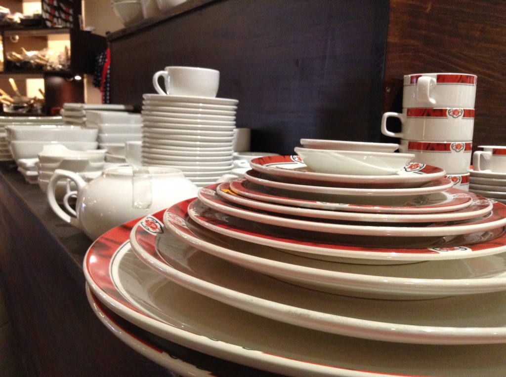 Oriental tableware for Christmas dinner