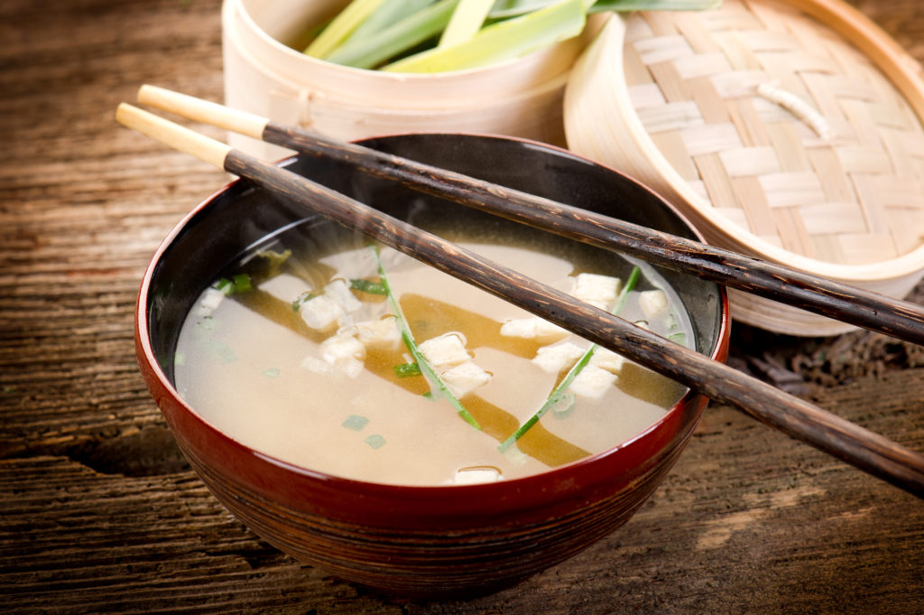 La véritable recette traditionelle de la soupe miso au tofu