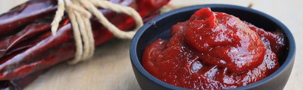 Qué es la salsa Sriracha: origen, recetas y donde comprarla