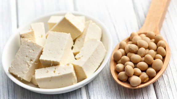 Tofu : ce que c'est, avantages et recettes